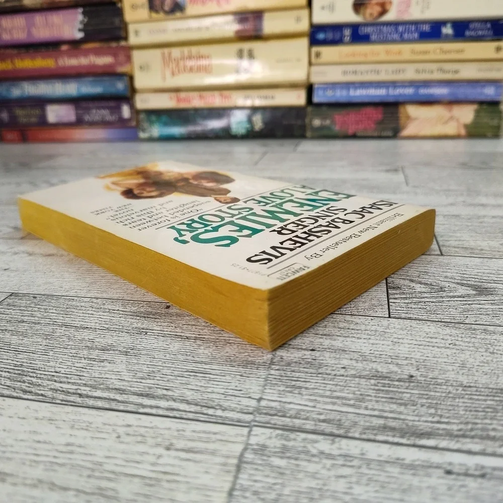 Enemies A Love Story by‎ Isaac Bashevis Singer 70s Fawcett Crest Paperback Novel